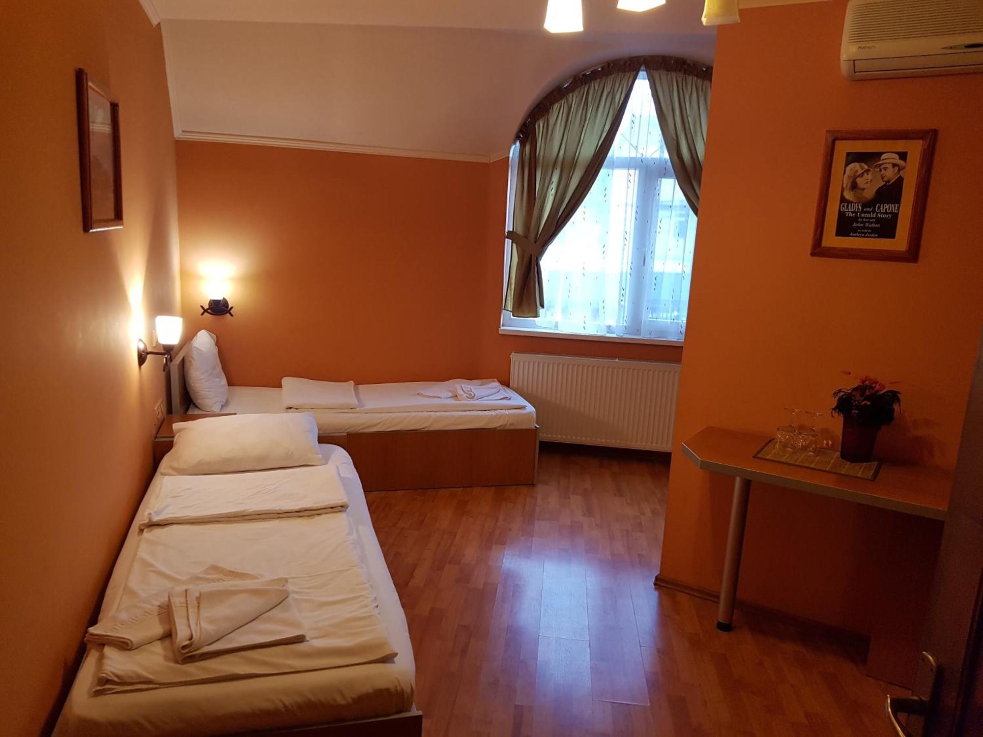 Motel Al Capone Satu Mare Zewnętrze zdjęcie