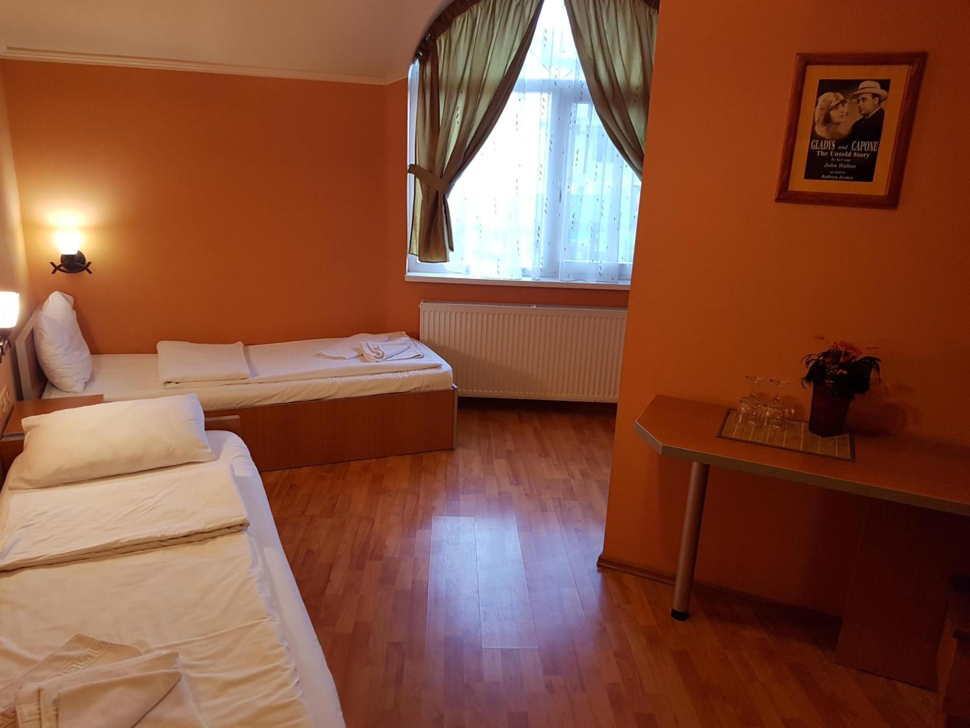 Motel Al Capone Satu Mare Zewnętrze zdjęcie
