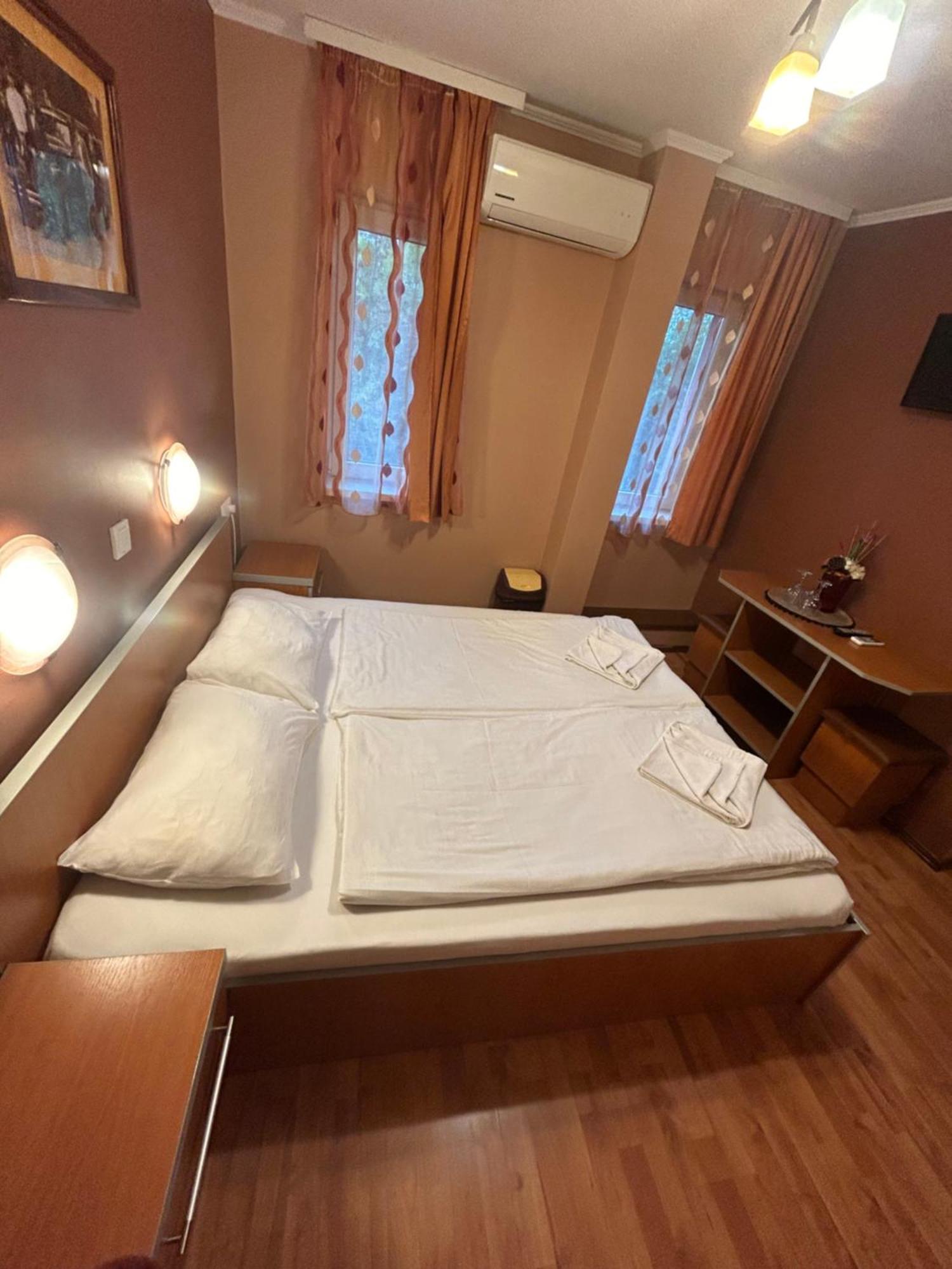 Motel Al Capone Satu Mare Zewnętrze zdjęcie