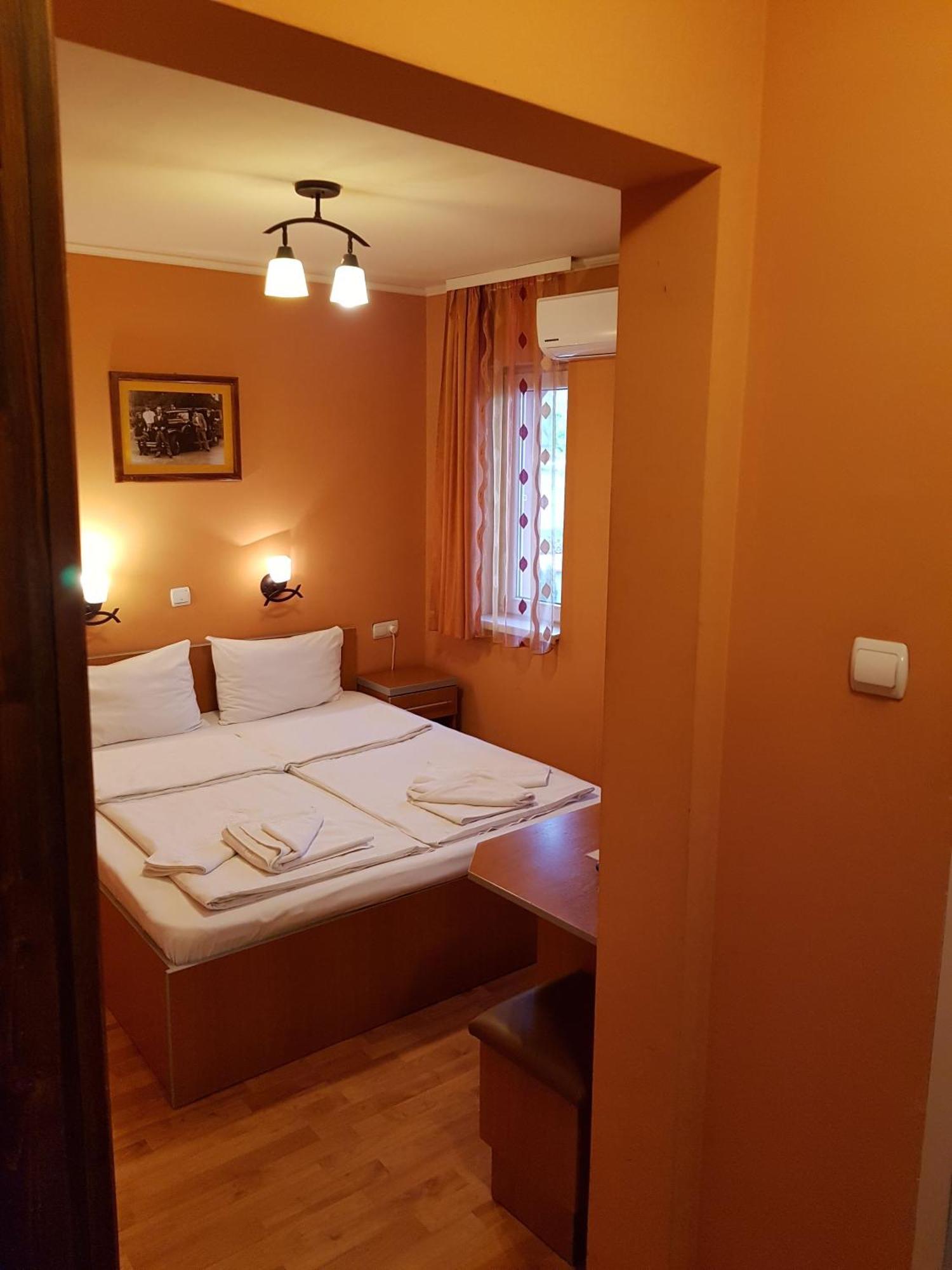 Motel Al Capone Satu Mare Zewnętrze zdjęcie