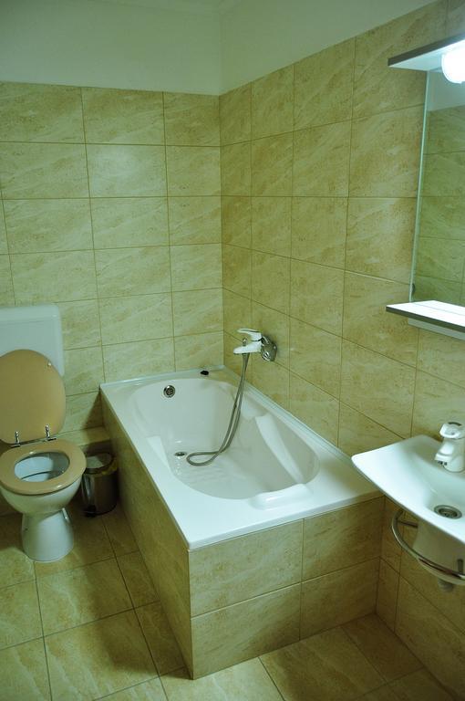 Motel Al Capone Satu Mare Pokój zdjęcie